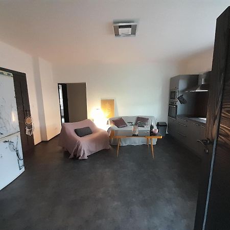 Apartman Devade Se Dvema Loznicemi A Wifi Pripojenim 트러트노브 외부 사진