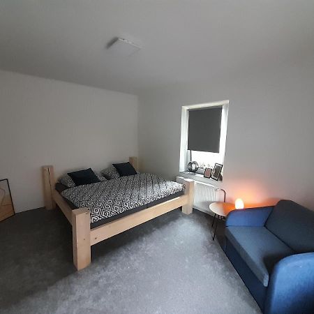 Apartman Devade Se Dvema Loznicemi A Wifi Pripojenim 트러트노브 외부 사진