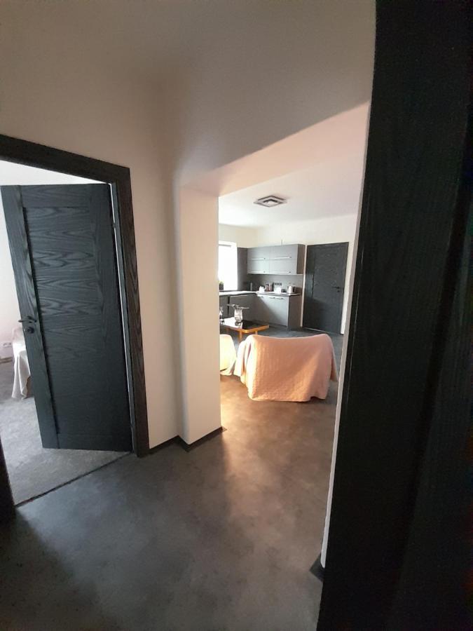 Apartman Devade Se Dvema Loznicemi A Wifi Pripojenim 트러트노브 외부 사진