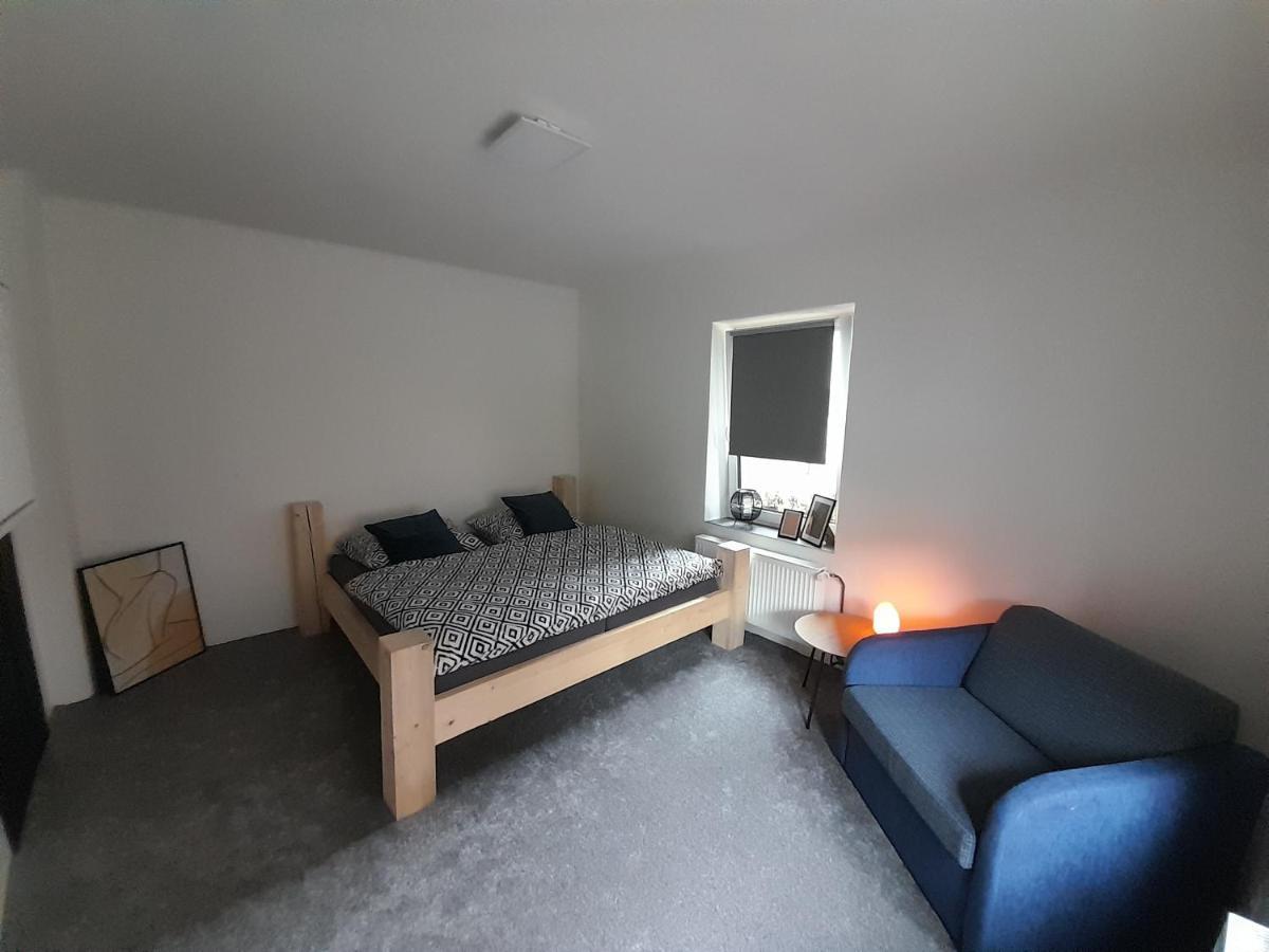 Apartman Devade Se Dvema Loznicemi A Wifi Pripojenim 트러트노브 외부 사진